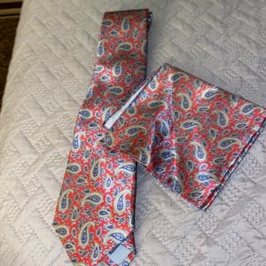 Towncraft Muticolored Paisley Tie & Pocket Square